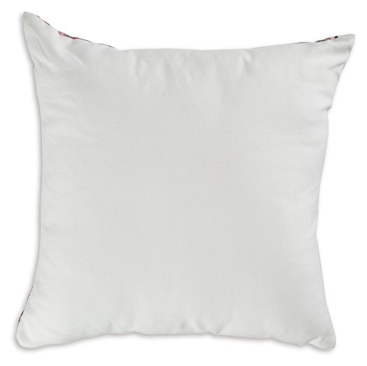 Kennick Pillow